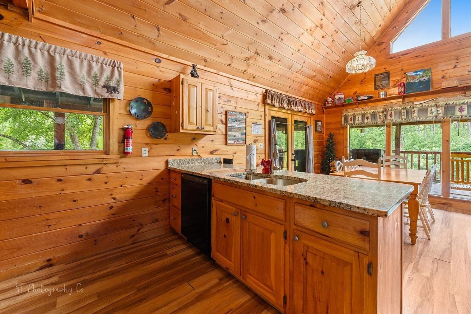 Hibernation Station Cabin سيفيرفيل المظهر الخارجي الصورة